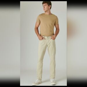 LUCKY BRAND Men's 110 Slim 4-Way Stretch Jean. Color pelican. 28×30 NWT